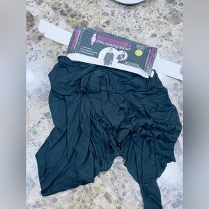 Bamboobies nursing shawl black